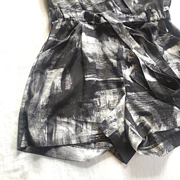 Guess Romper Size Small - Picture 3 of 8